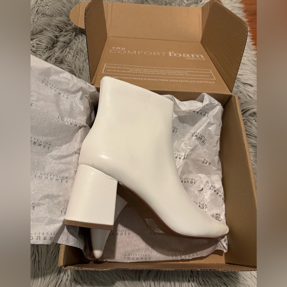 Journee boots